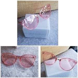 Imported
plastic frame
mirrored lens
non-pol